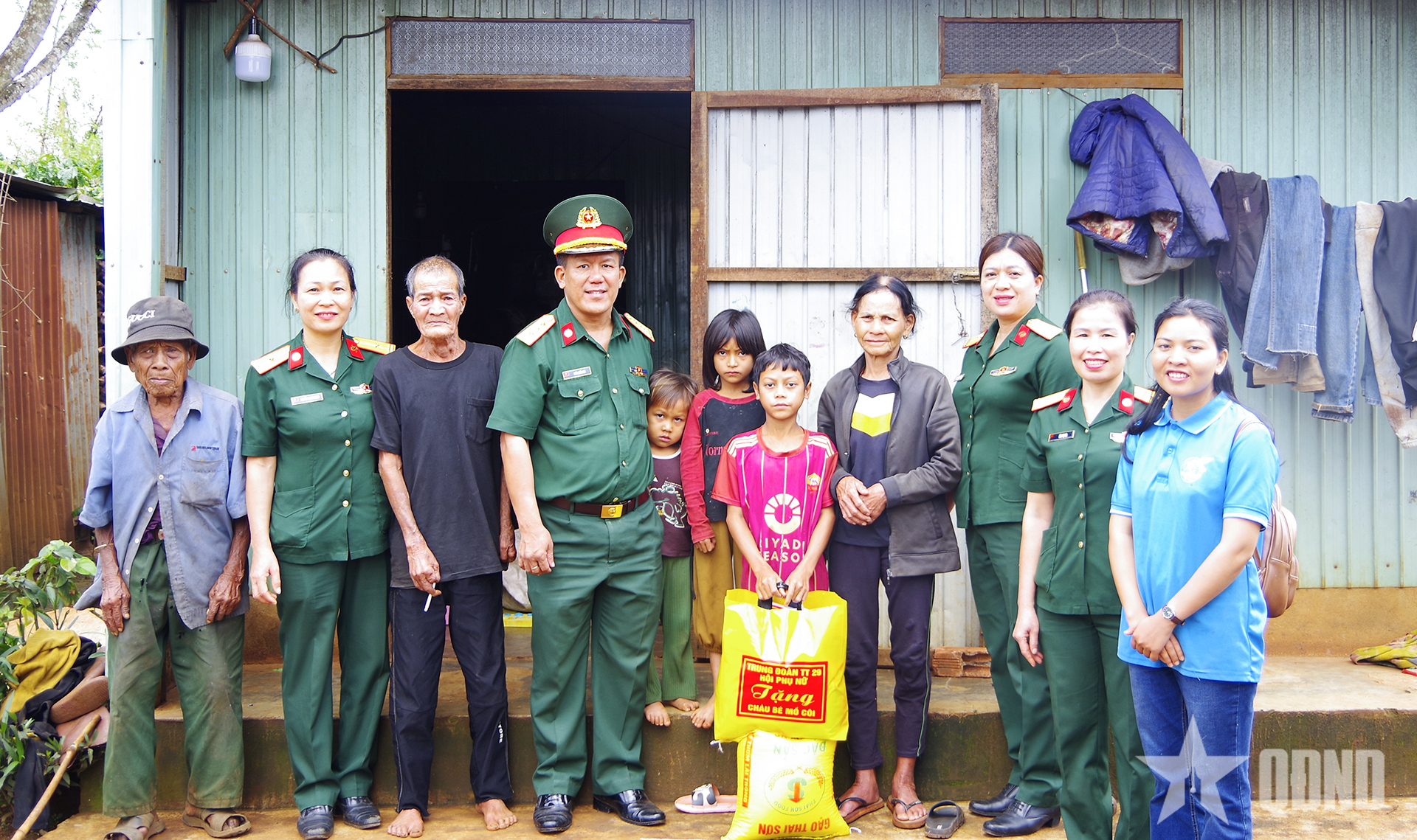 Trung đoàn 29 (Quân đoàn 34) tri ân gia đình chính sách, người có công